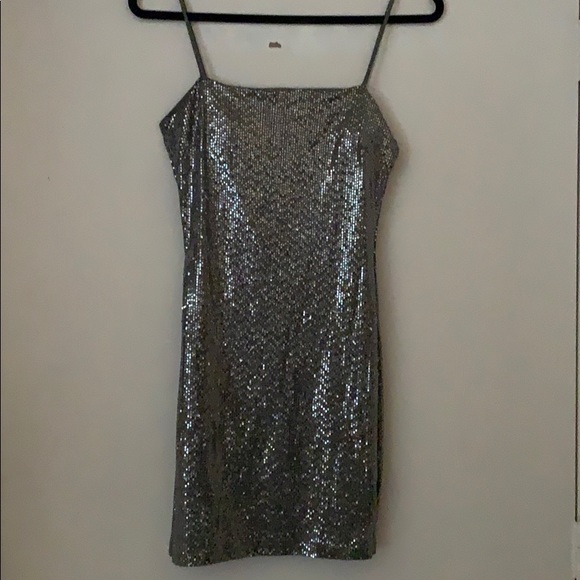 I only wore it once don’t think I will wear again. - Picture 1 of 2